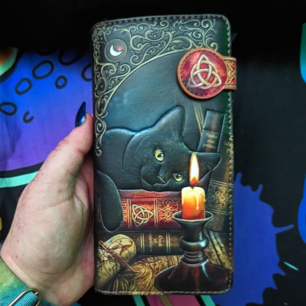 Black cat triquetra magnetic wallet